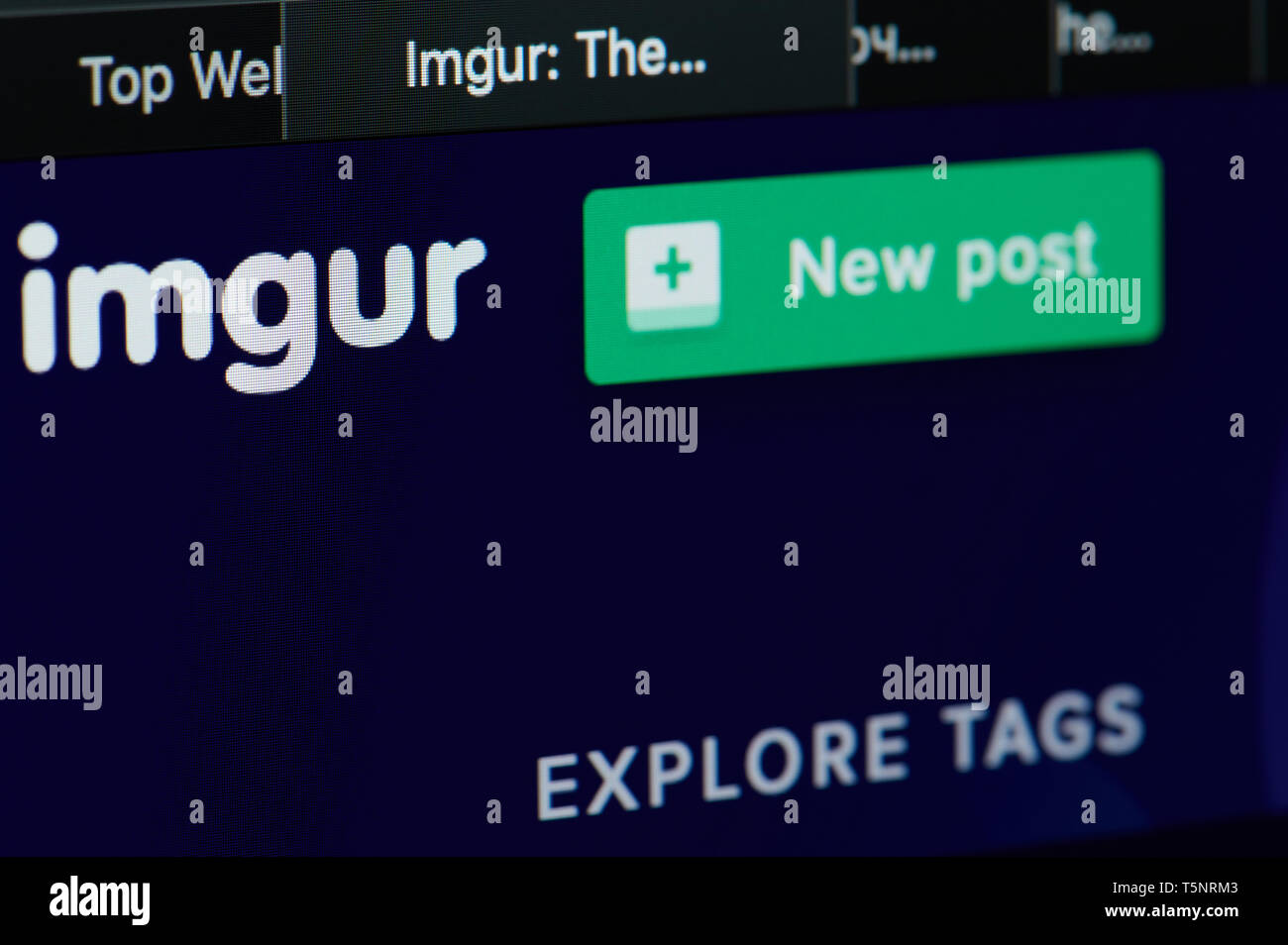 New York, USA - 22. April 2019: Imgur Plattform Home Page auf Laptop Nahaufnahme der Anzeige Stockfoto