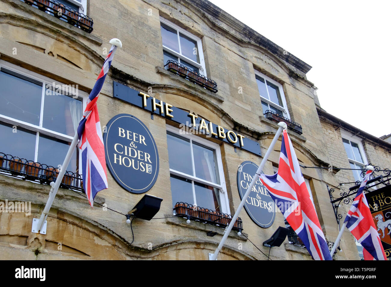 Um das Cotswold Stadt Stow-on-the-Wold Gloucestershire UK Das Talbot Hotel Stockfoto
