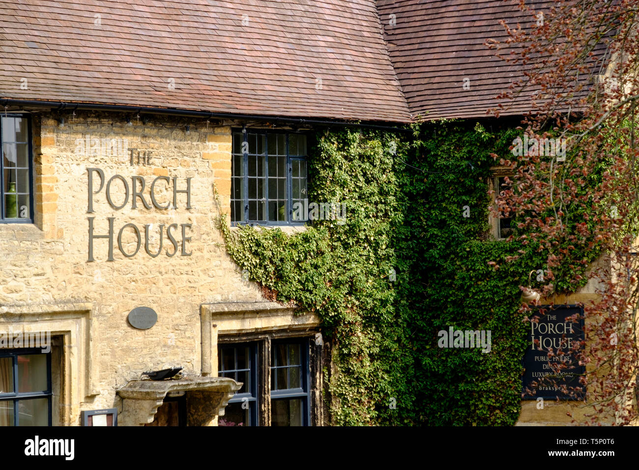 Um das Cotswold Stadt Stow-on-the-Wold Gloucestershire UK Der Veranda House Pub Stockfoto