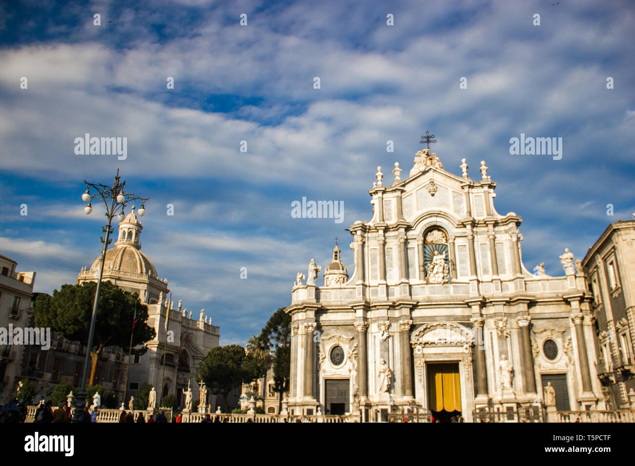 Die Kathedrale von Catania Blick auf den Platz und die barocke Architektur der Basilika und Dom Stockfoto