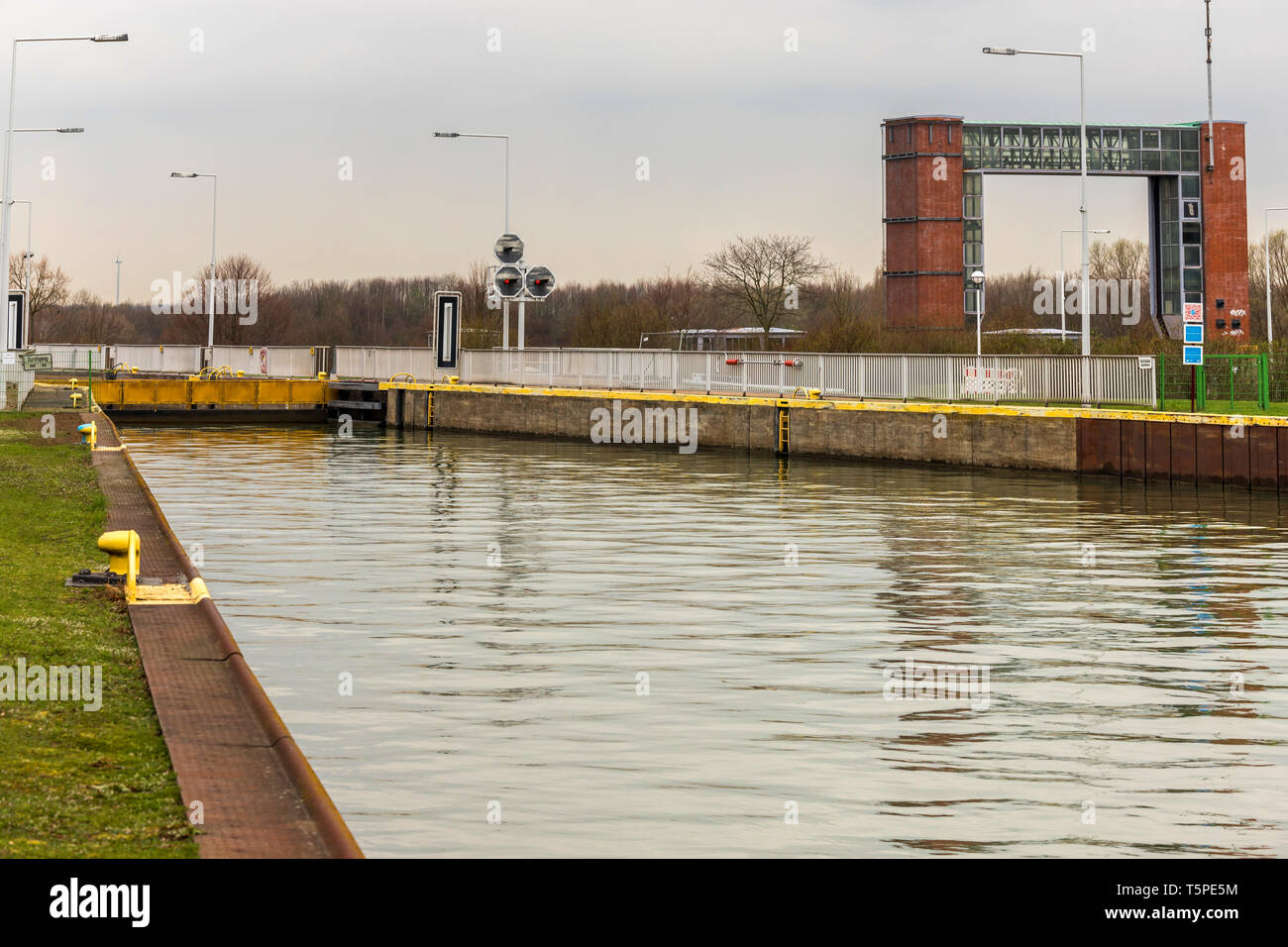 Moderne Schiff lock Waltrop Deutschland Stockfoto