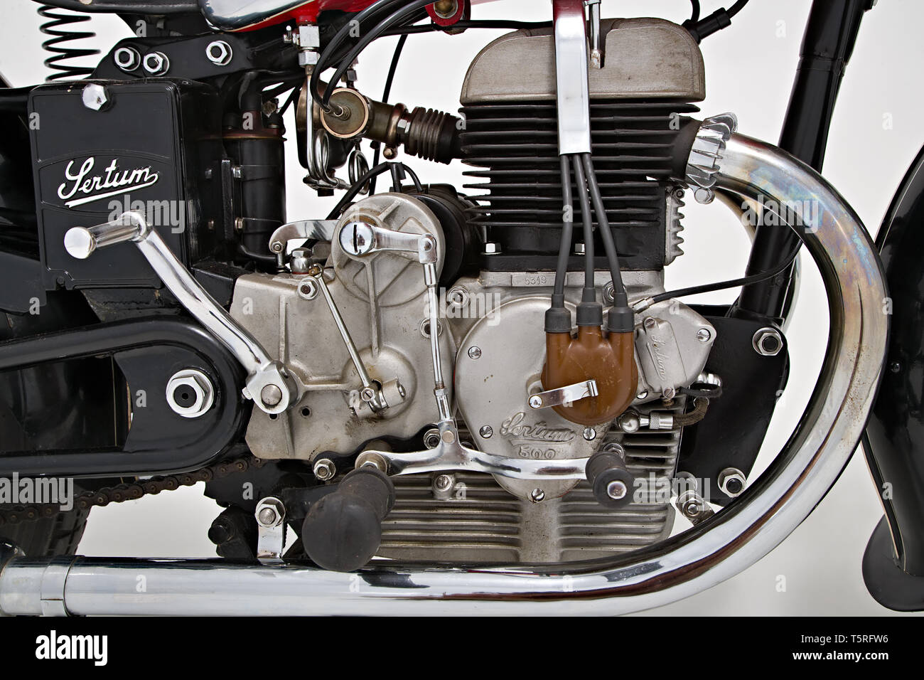 Moto d'epoca Sertum 500 VL. Motore. Marca: Sertum - Officine Meccaniche Fausto Alberti S.A. modello: 500 VL Bicilindrico nazione: Italia Stockfoto