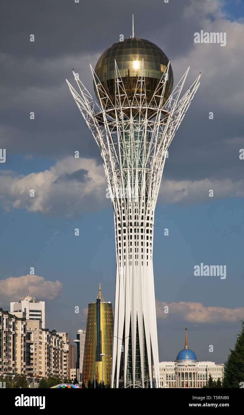 Bayterek Denkmal - hohe Pappel in Astana. Kasachstan Stockfoto