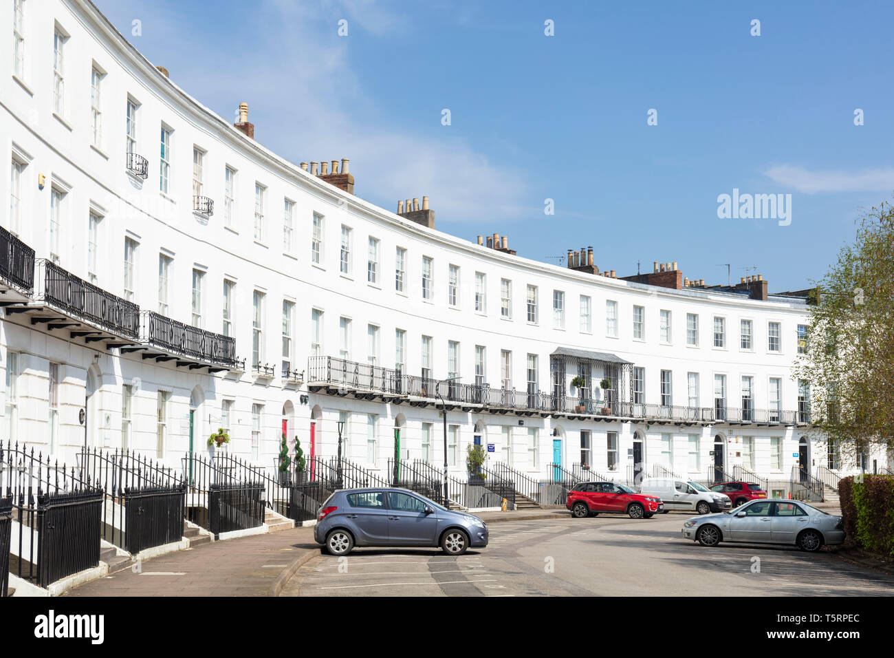 Terrasse der georgianischen Häuser auf den Royal Crescent Cheltenham Spa Gloucestershire England GB UK EU Europa Stockfoto