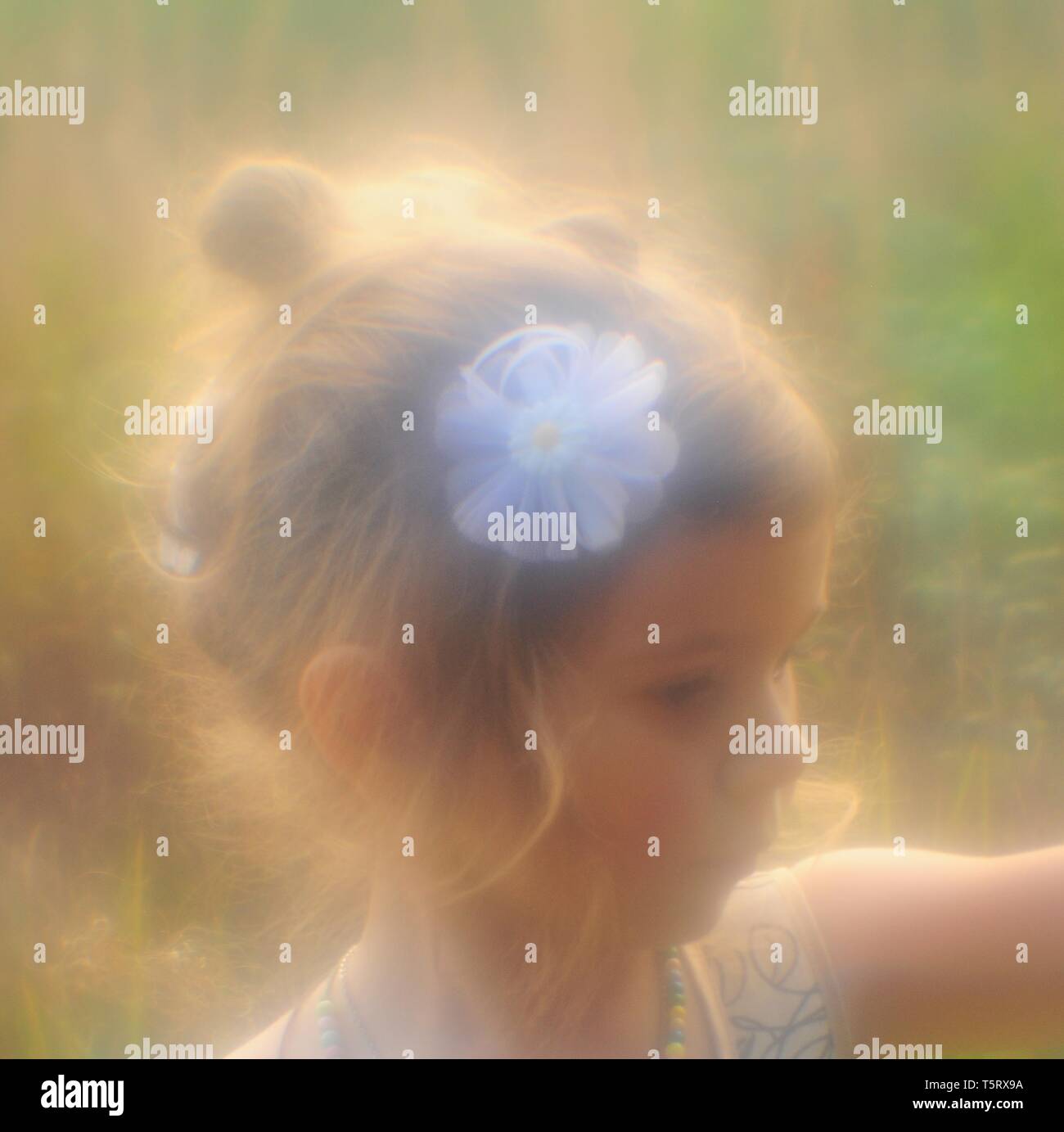 Sunny Girl, pictorialism, blur Effekt, Vintage Style Stockfoto