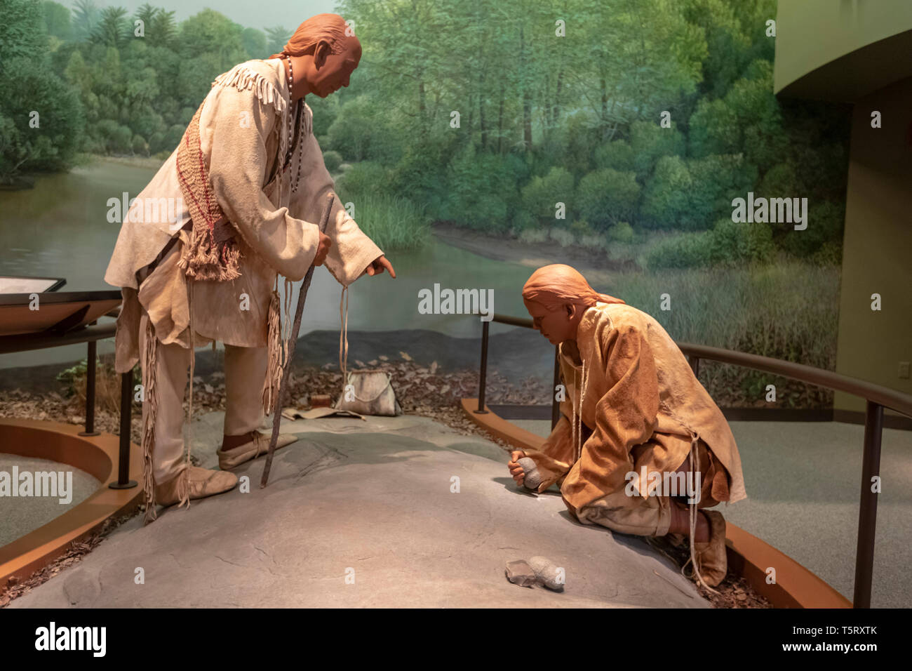 Mt. Angenehm, Michigan - eine Ausstellung am Ziibiwing Zentrum der Anishinabe Kultur & Lifeways, ein Museum von der Saginaw Chippewa Indianer Stamm o betrieben Stockfoto