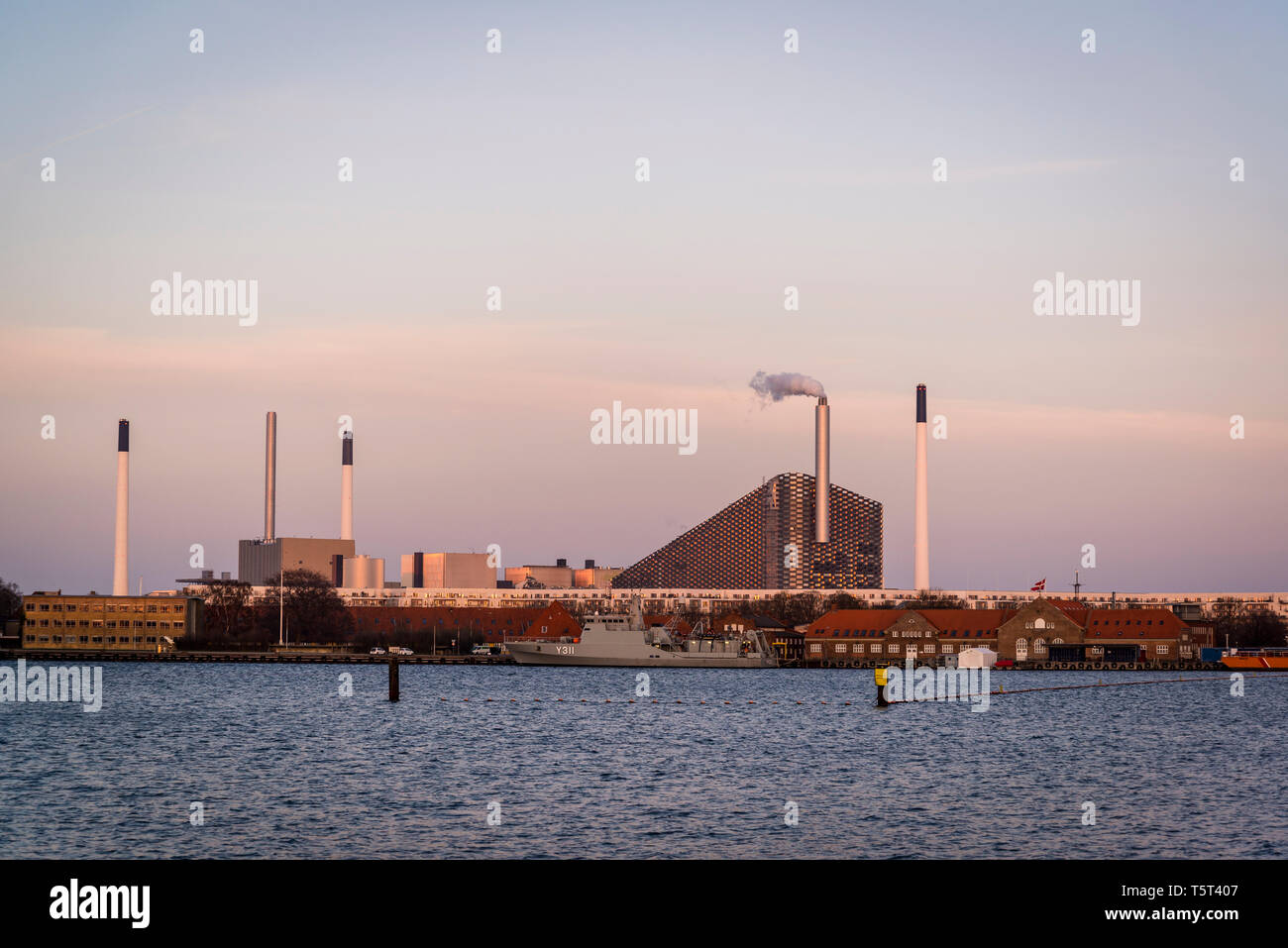 Amager Bakke, eine Kraft-Wärme-Waste-to-Energy plant, Kopenhagen, Dänemark Stockfoto