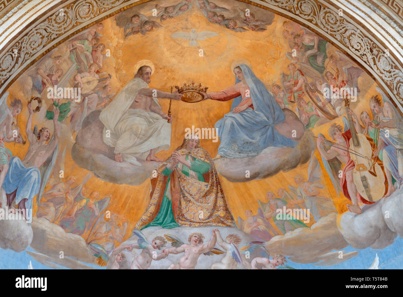 CATANIA, Italien - 7 April, 2018: Das Fresko der Krönung der Jungfrau Maria in der Kathedrale Sant'Agata von Giovanni Battista Corradini (1628). Stockfoto