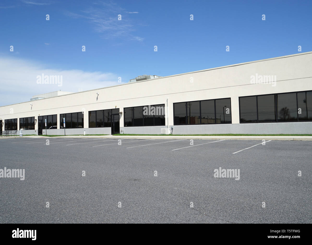 Easton, Pennsylvania/USA - 13. April 2019: Außenansicht einer Geschichte Commercial Office Gebäude. Stockfoto