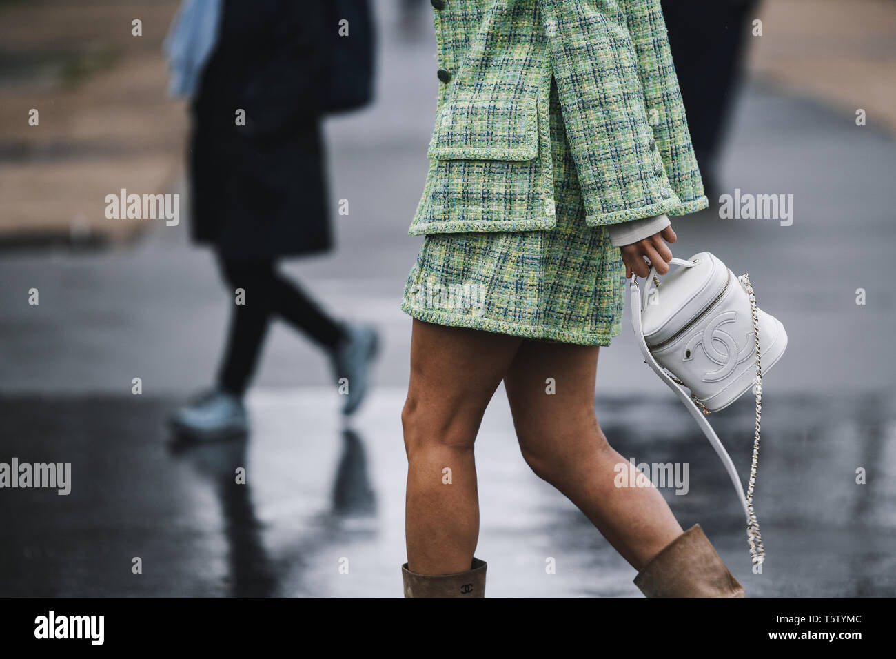 Paris, Frankreich, 05.März 2019: Street Style Outfit - Aimee Song nach einer Fashion Show in Paris Fashion Week - PFWFW 19. Stockfoto
