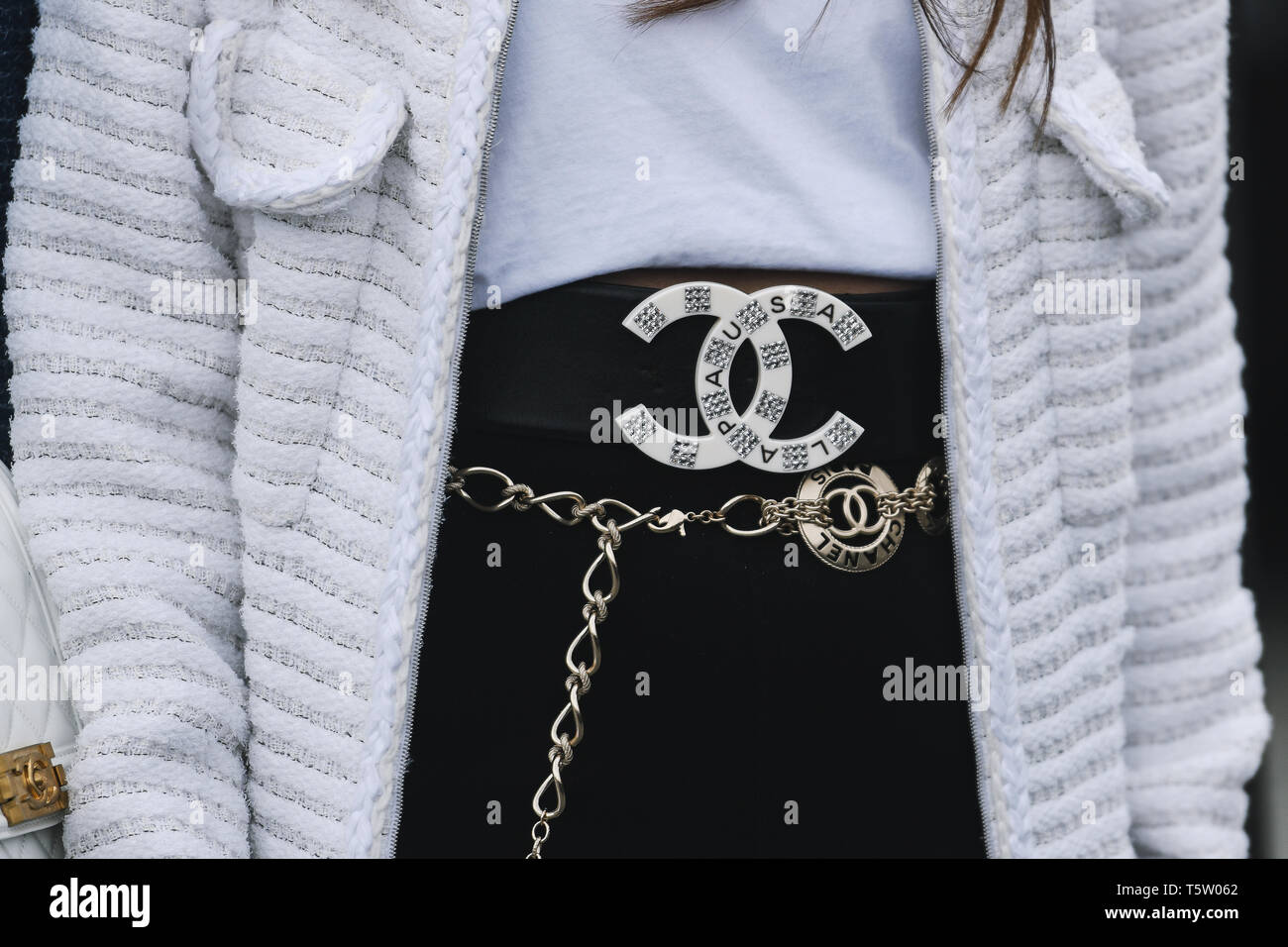 Chanel gürtel -Fotos und -Bildmaterial in hoher Auflösung – Alamy