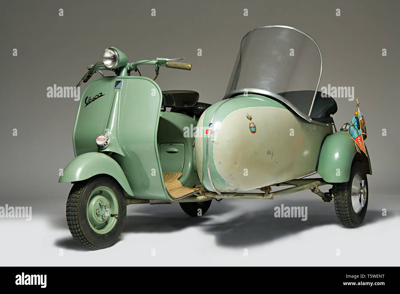 Moto d'epoca Vespa 125 U Seitenwagen. Scooter. Marca: Piaggio modello: Vespa 125 U Seitenwagen nazione: Italia - Genova - Pontedera Anno: 1953 co Stockfoto