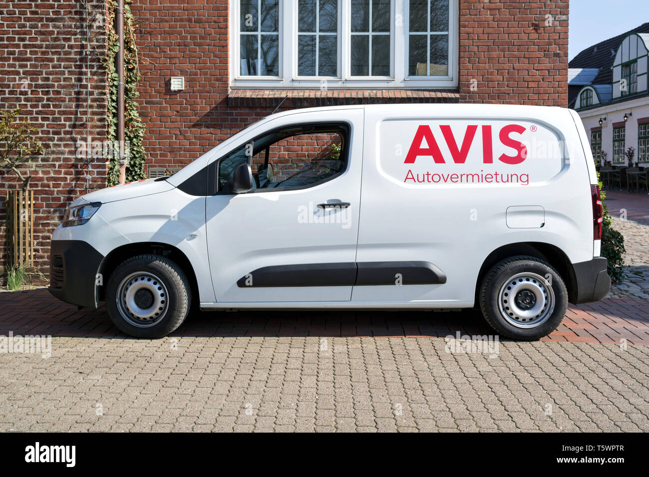 Citroen Berlingo von Avis. Avis ist eine US-amerikanische Autovermieter in Parsippany, New Jersey, USA. Stockfoto