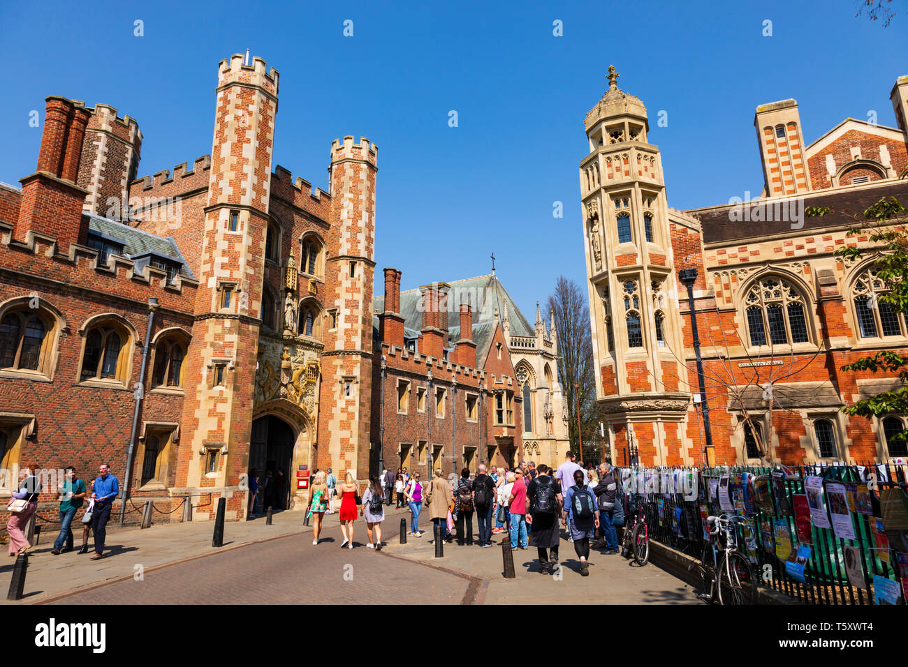 Das große Tor, St. Johns College, und die alten Divinity School, Universitätsstadt Cambridge, Cambridgeshire, England Stockfoto