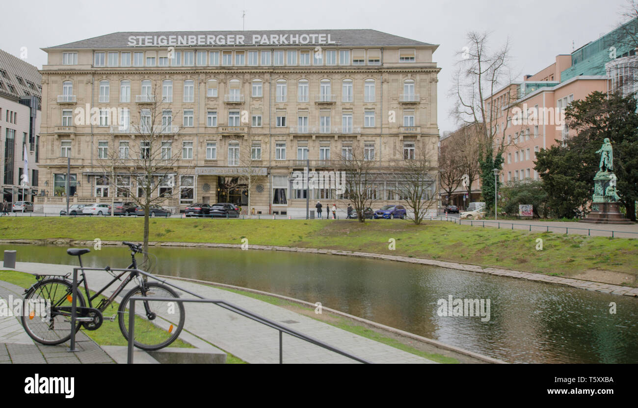 Lifestyle und Architektur in Düsseldorf, Deutschland. Stockfoto