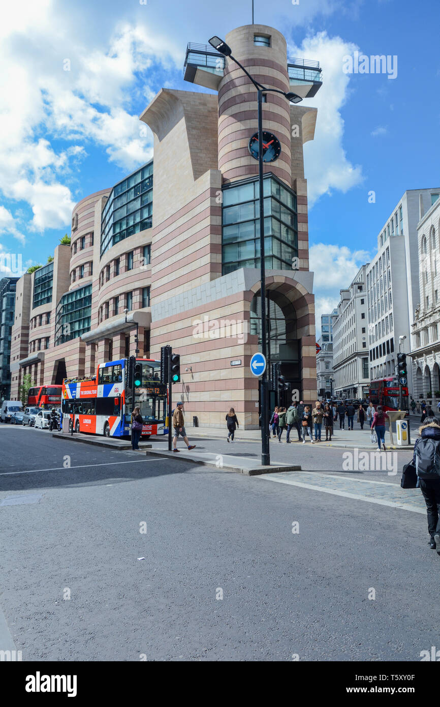 James Stirling die Postmoderne Büro Meisterwerk an Nr. 1 Geflügel, Queen Victoria Street, London, UK Stockfoto