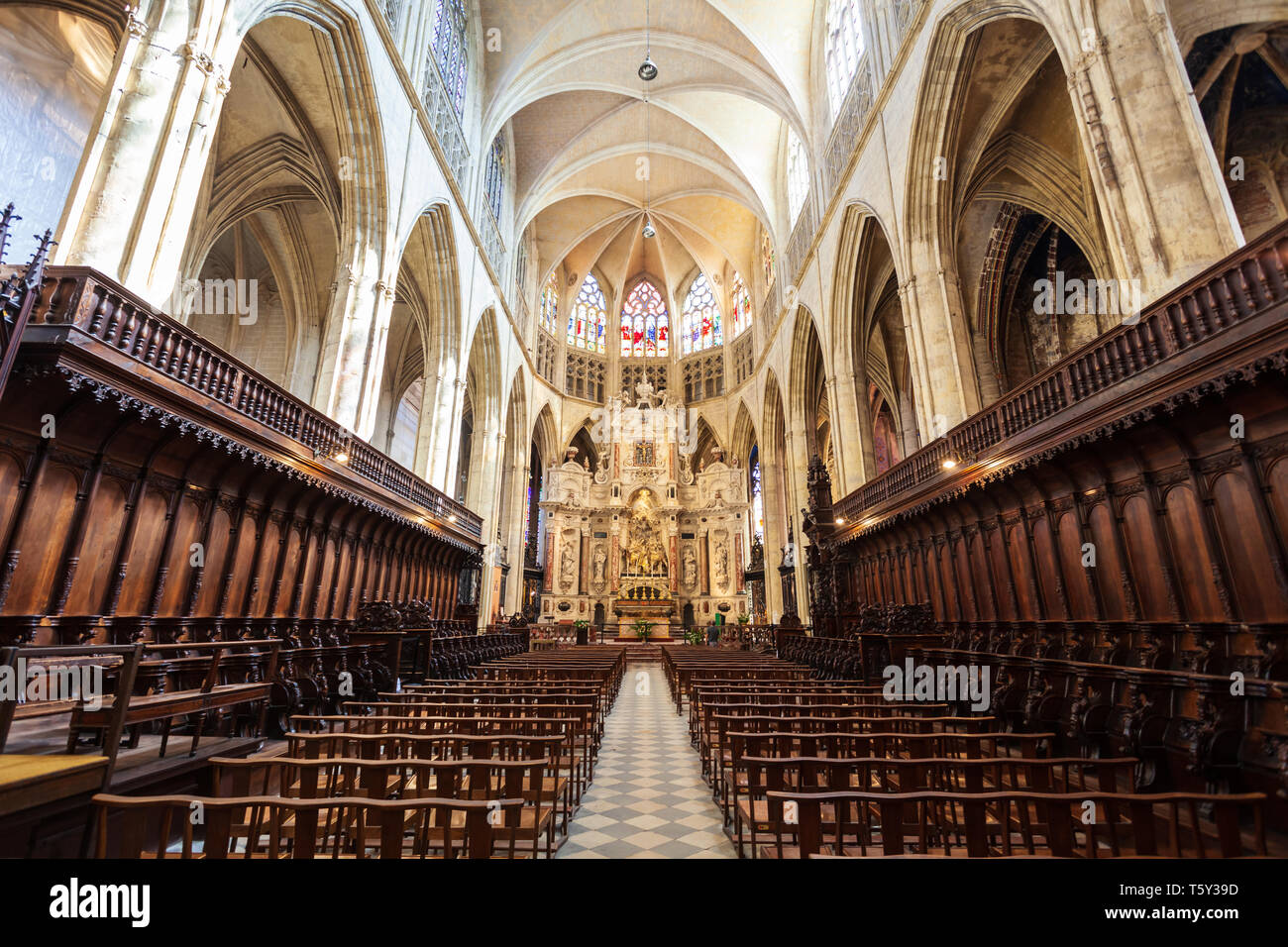 TOULOUSE, Frankreich, 20. SEPTEMBER 2018: Toulouse Kathedrale oder Cathedrale Saint Etienne Interieur, eine Römisch-katholische Kirche in Toulouse in Frankreich Stockfoto