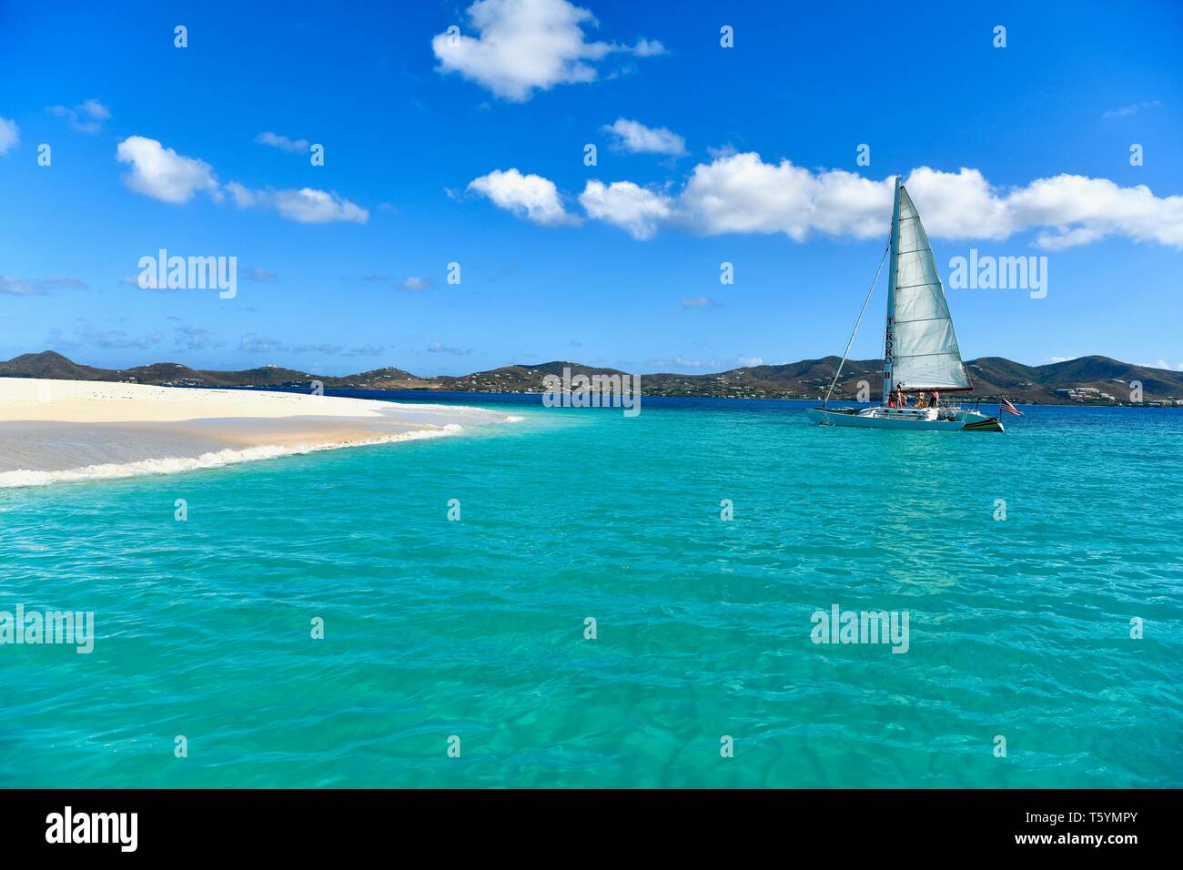 Segelboot bei Buck Island, St. Croix, United States Virgin Islands angedockt Stockfoto