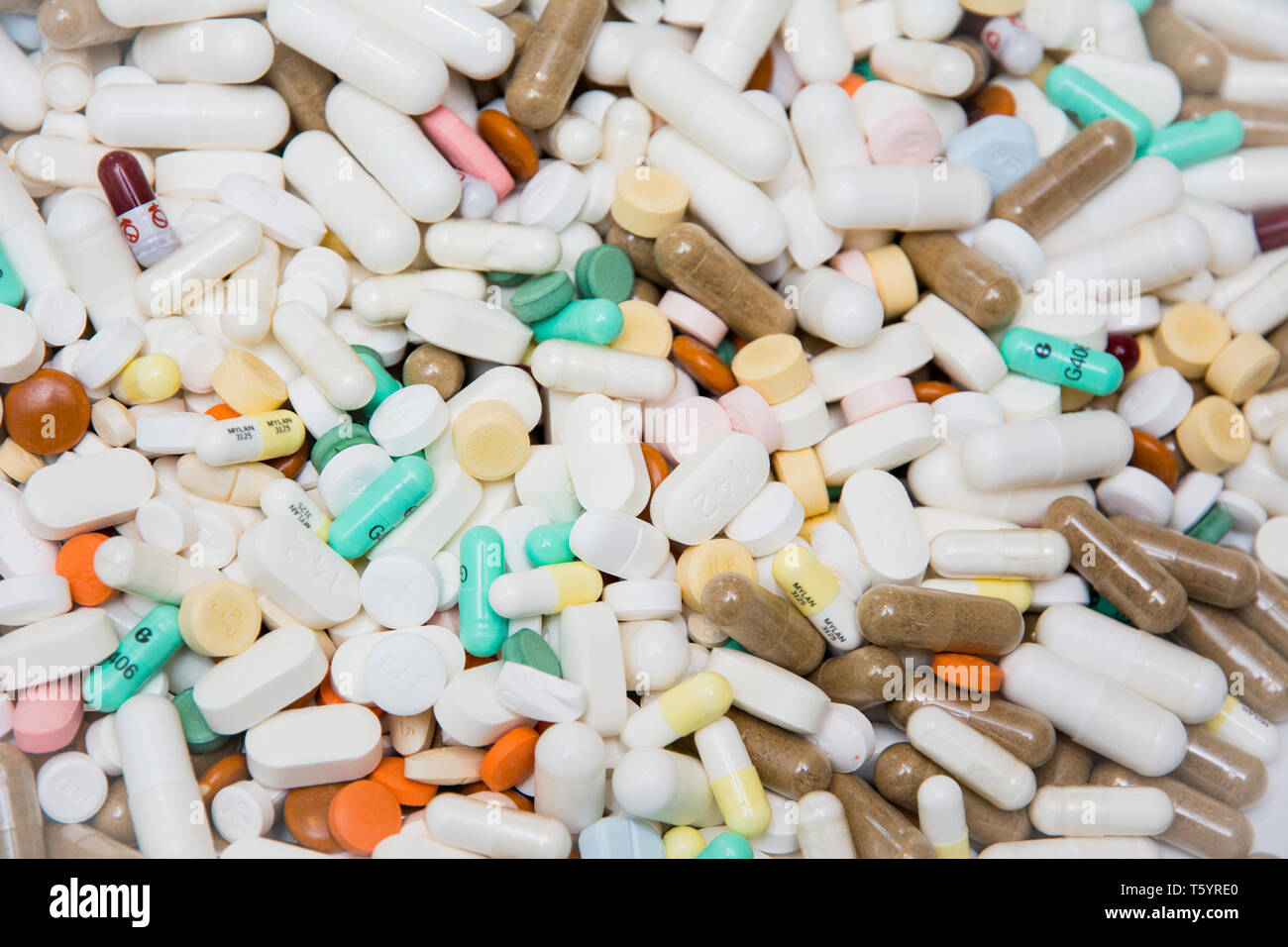 Eine große Anzahl von Drogen - Medikamente in Pillen, Kapseln und Tabletten Stockfoto