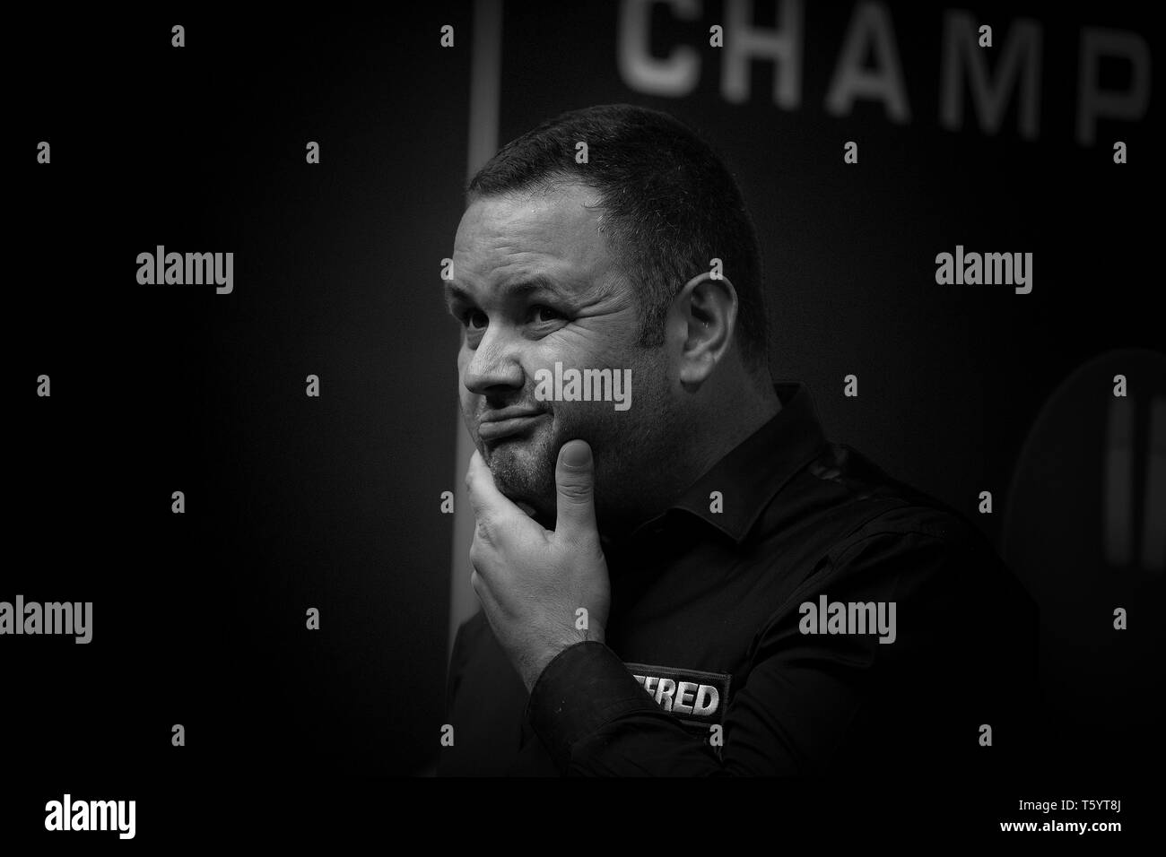 Stephen Maguire bei Tag acht Der2019 Betfred Weltmeisterschaft an den Tiegel, Sheffield. Stockfoto