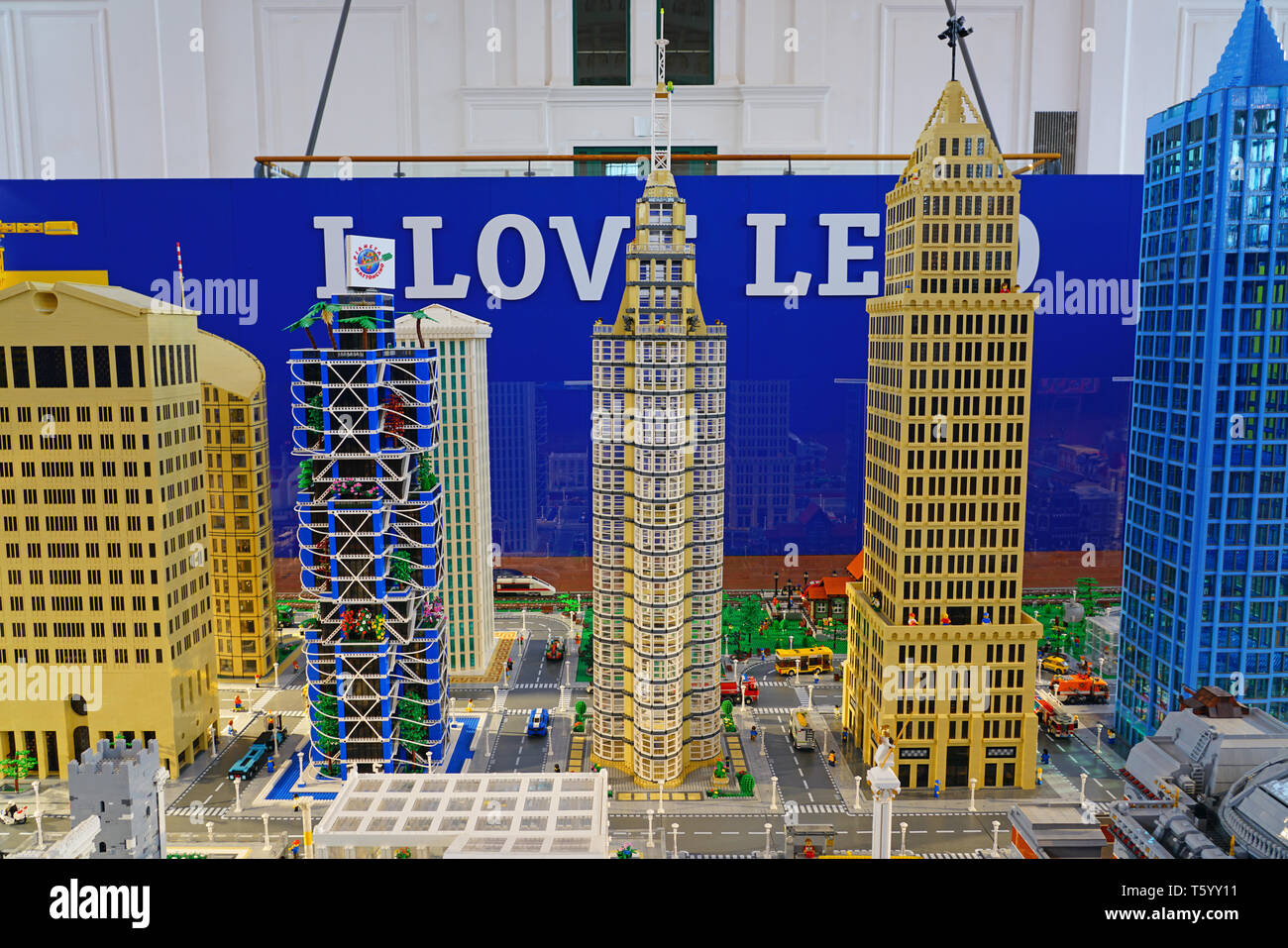 Triest, Italien, 12. Apr 2019 - Blick auf die ich Liebe Lego Ausstellung im Landmark Salone Degli Incanti in Triest in der autonomen Region Friuli-Venezi Stockfoto