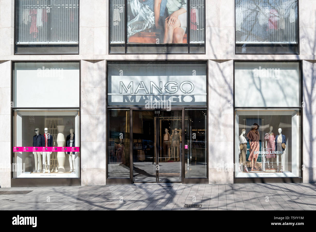 Mango filiale Fotos und Bildmaterial in hoher Auflösung Alamy Mango filiale Fotos und Bildmaterial in hoher Auflösung Alamy