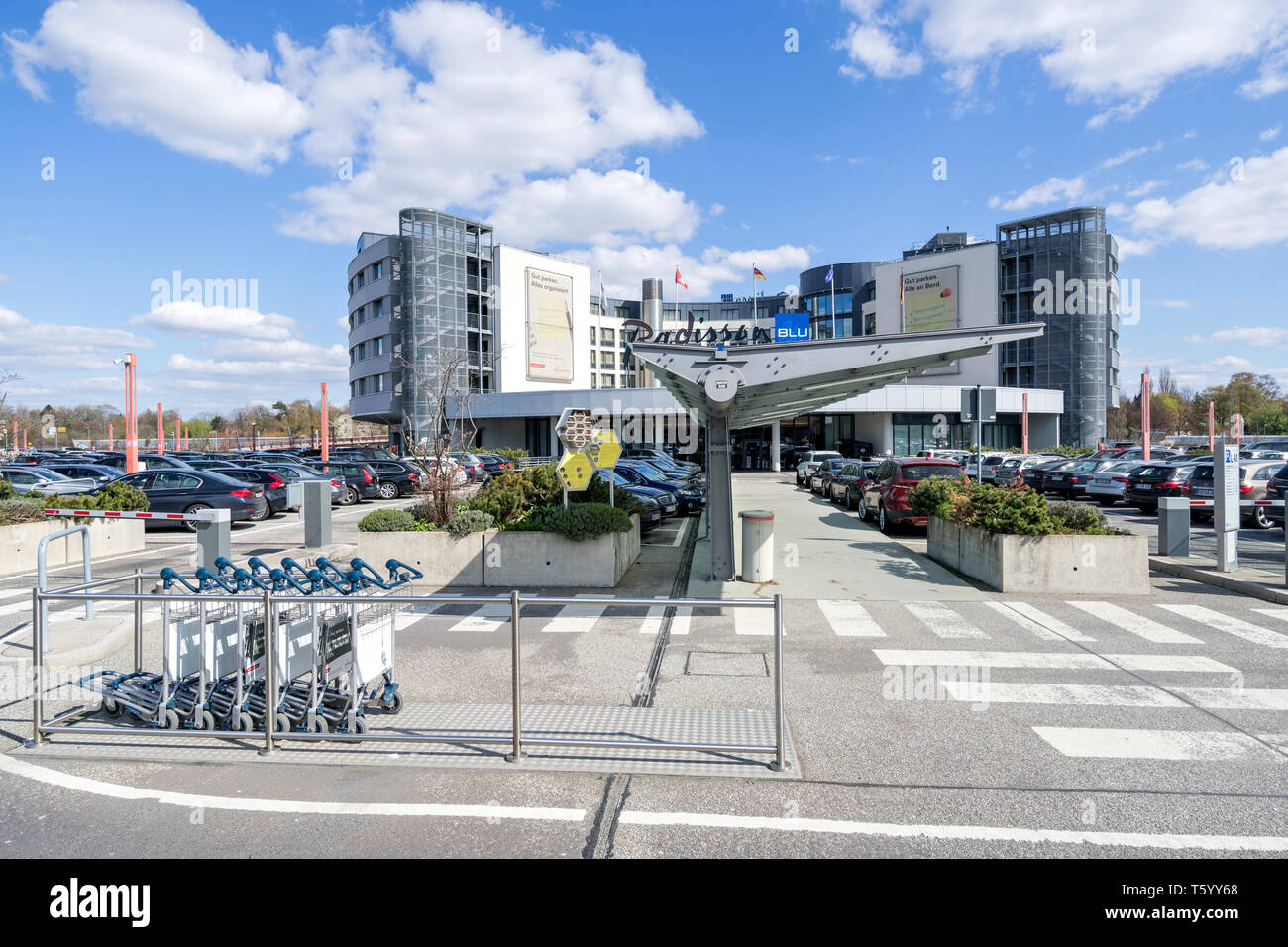 Radisson Blue Hamburg Airport Parken www.alamy.de