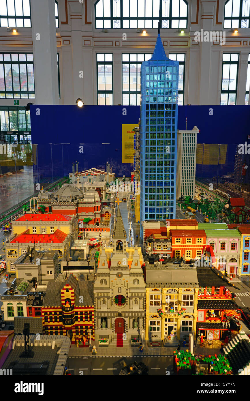 Triest, Italien, 12. Apr 2019 - Blick auf die ich Liebe Lego Ausstellung im Landmark Salone Degli Incanti in Triest in der autonomen Region Friuli-Venezi Stockfoto