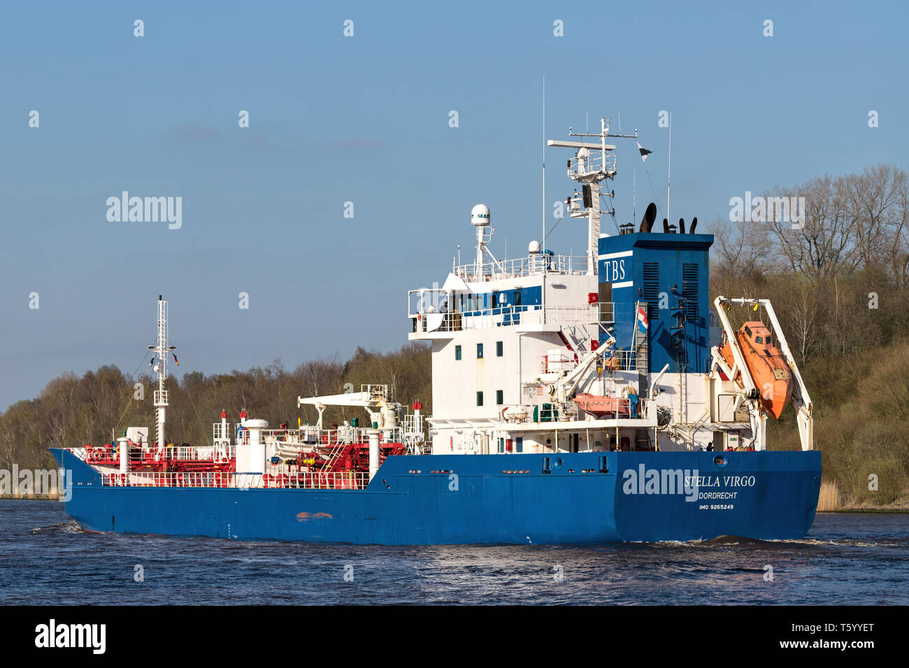 Bitumen, Öl- und Chemikalientanker tanker STELLA JUNGFRAU von Tarbit Versand im Nord-Ostsee-Kanal Stockfoto