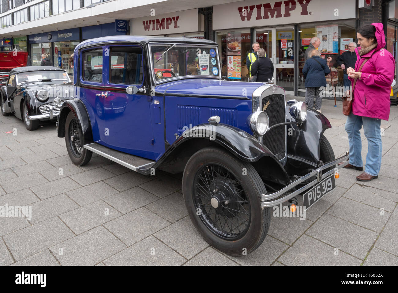 Blau 1932 Austin Seven Oldtimer zu einem Classic Motor Fahrzeug zeigen in Großbritannien Stockfoto