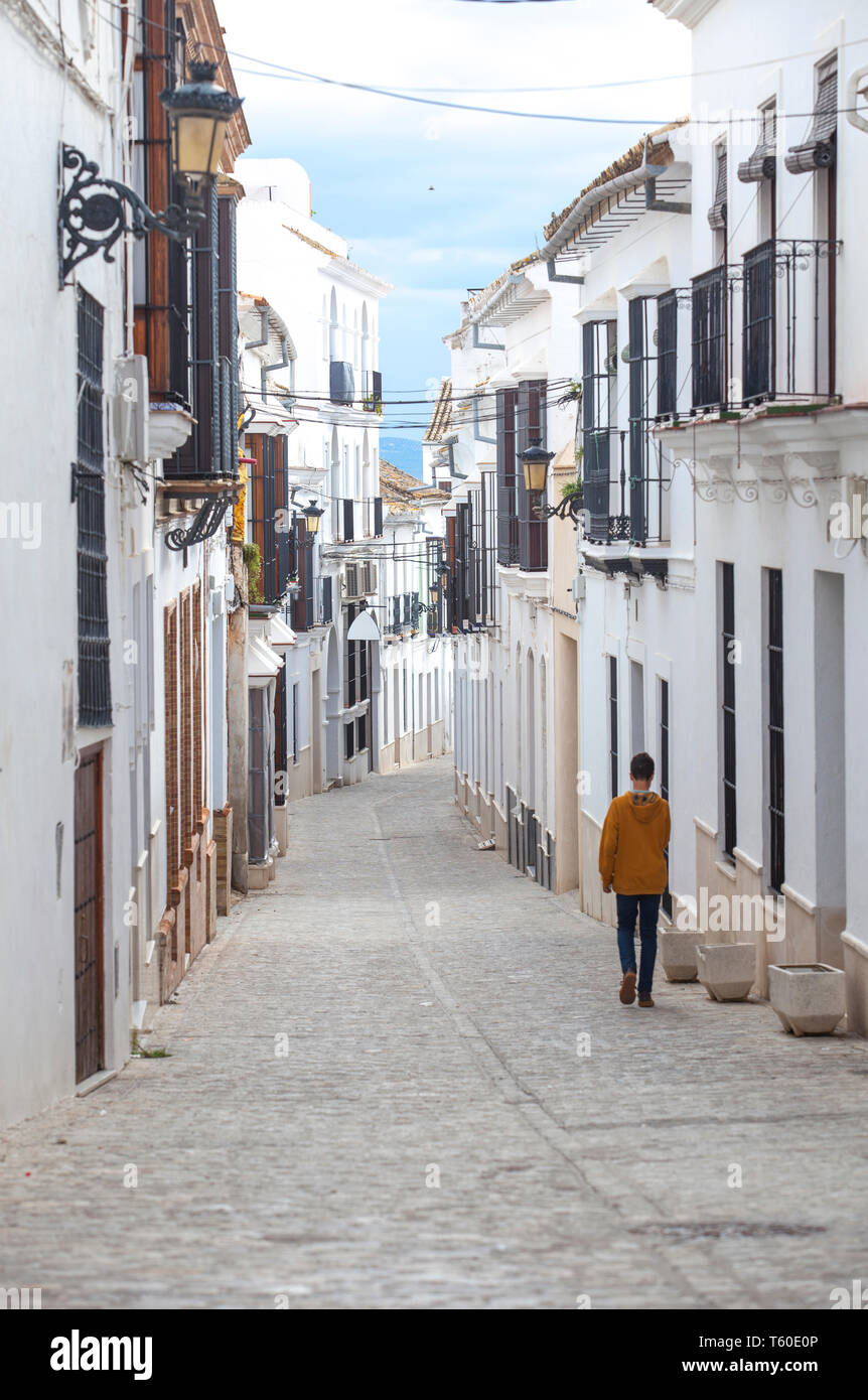 Osuna Straßen der Altstadt. Typisch sevillanischen weiß gekalkten Dorf im Südwesten, Spanien Stockfoto
