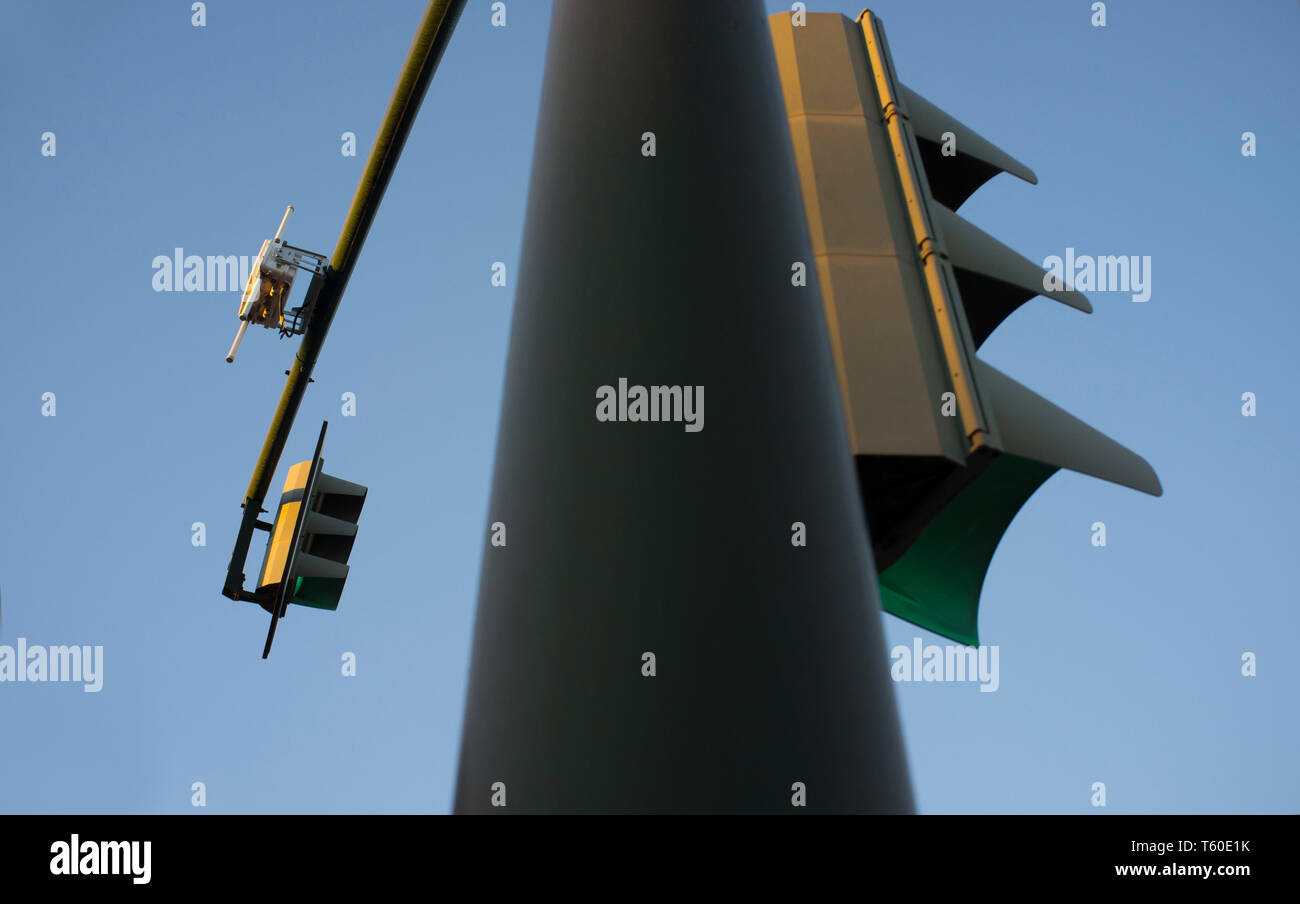 Das drahtlose Gerät für die Verwaltung von Ampeln. Box zu Pol Stockfoto