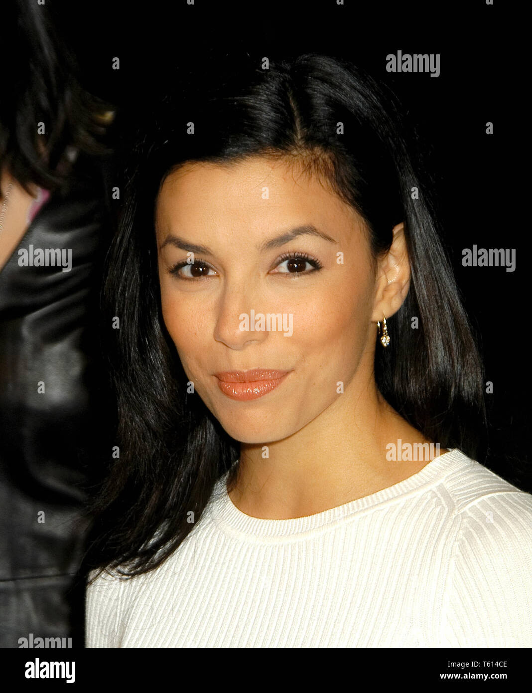 Eva Longoria in der 'Runaway Jury' Weltpremiere auf der pazifischen Cinerama Dome Theater in Hollywood, CA. Die Veranstaltung fand am Donnerstag, 9. Oktober 2003 statt. Foto von: SBM/PictureLux Datei Referenz # 33790 1802 SBMPLX Stockfoto