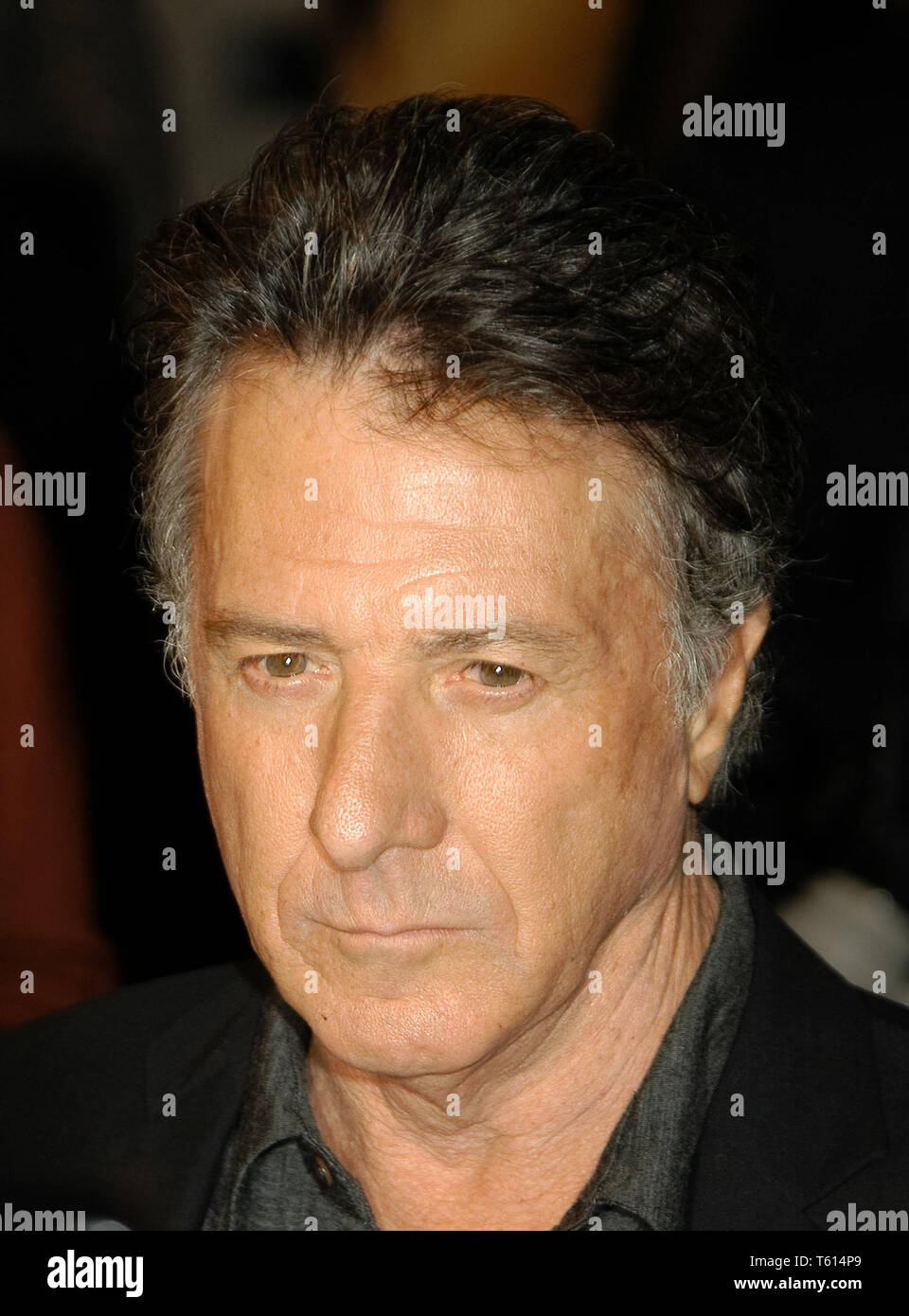 Dustin Hoffman auf der "Runaway Jury' Weltpremiere auf der pazifischen Cinerama Dome Theater in Hollywood, CA. Die Veranstaltung fand am Donnerstag, 9. Oktober 2003 statt. Foto von: SBM/PictureLux Datei Referenz # 33790 1532 SBMPLX Stockfoto