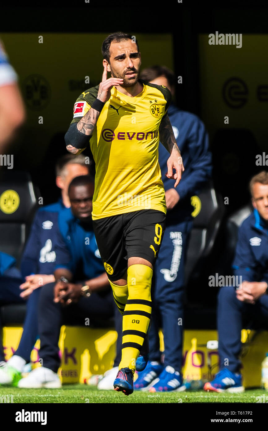 27. April 2019 Dortmund, Deutschland Fußball Bundesliga Borussia Dortmund gegen Schalke 04 Paco Alcacer von Borussia Dortmund Stockfoto