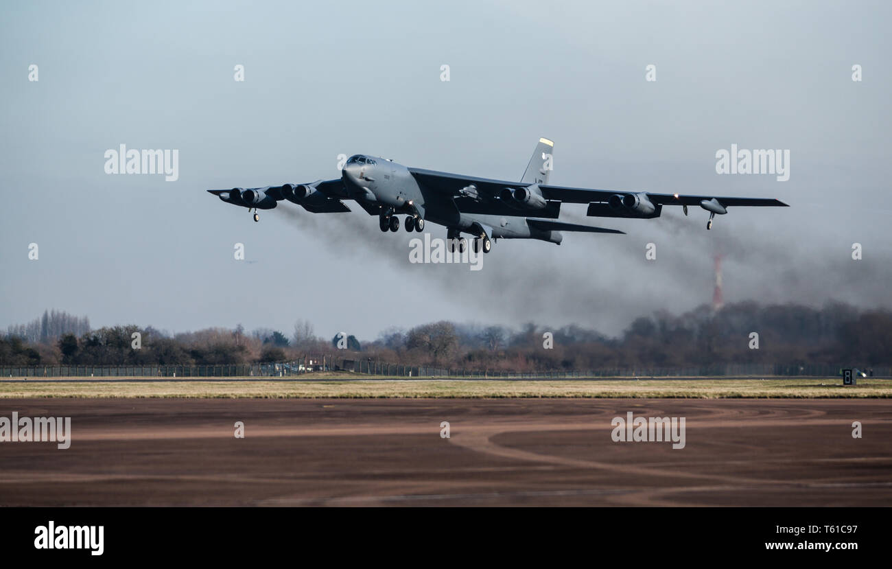 Boeing B-52 H auf, um die Bereitstellung zu Fairford in England Stockfoto