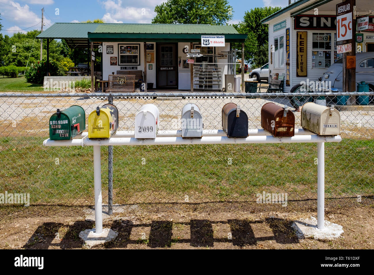 Ländliche Gemeinde Mailboxen auf US-Route 66 in Paris Junction, Missouri, USA Stockfoto