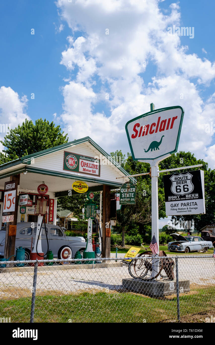 Historische Gary's Gay Parita Tankstelle auf US-Route 66 in Paris Junction, Missouri, USA Stockfoto Historische Gary's Gay Parita Tankstelle auf US-Route 66 in Paris Junction, Missouri, USA Stockfoto