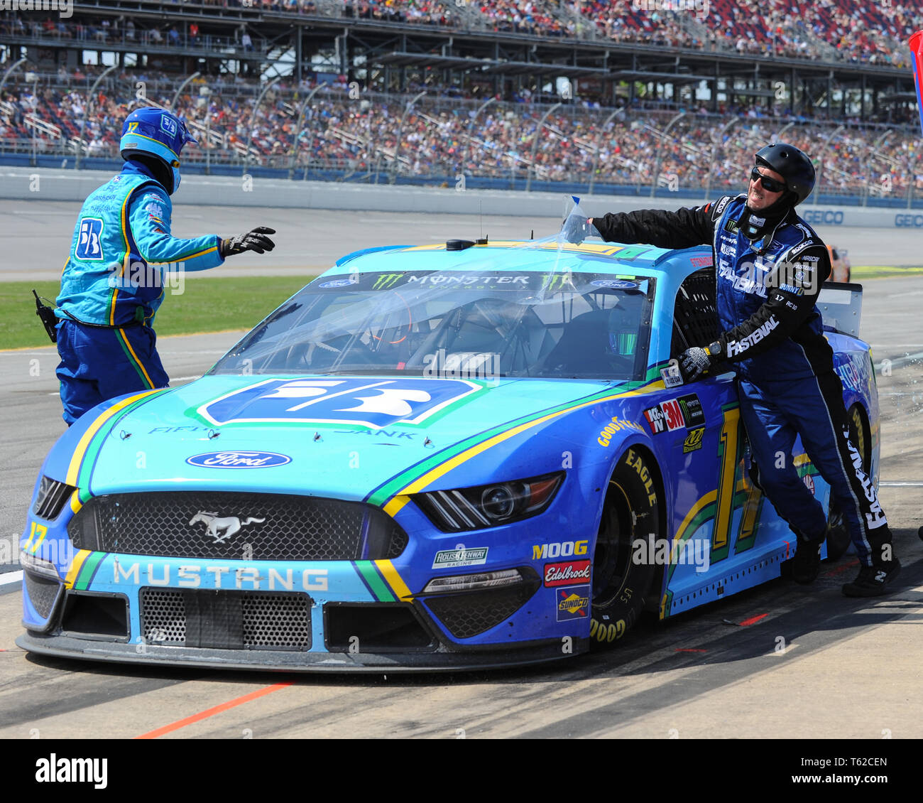Talladega, AL, USA. 28 Apr, 2019. Die Fifth Third Bank Ford (17), in der Grube Bereich für Service während der geico 500 bei Talladega Super Speedway in Talladega, AL. Kevin Langley/Sport Süd Media/CSM/Alamy leben Nachrichten Stockfoto Talladega, AL, USA. 28 Apr, 2019. Die Fifth Third Bank Ford (17), in der Grube Bereich für Service während der geico 500 bei Talladega Super Speedway in Talladega, AL. Kevin Langley/Sport Süd Media/CSM/Alamy leben Nachrichten Stockfoto