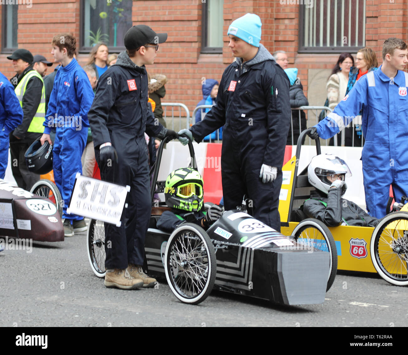 Greenpower Electric Car Racing zu Kingston upon Hull Straßen für die erste Straße Electric Car Rennen in Großbritannien am 28. April 2019 kommen Stockfoto