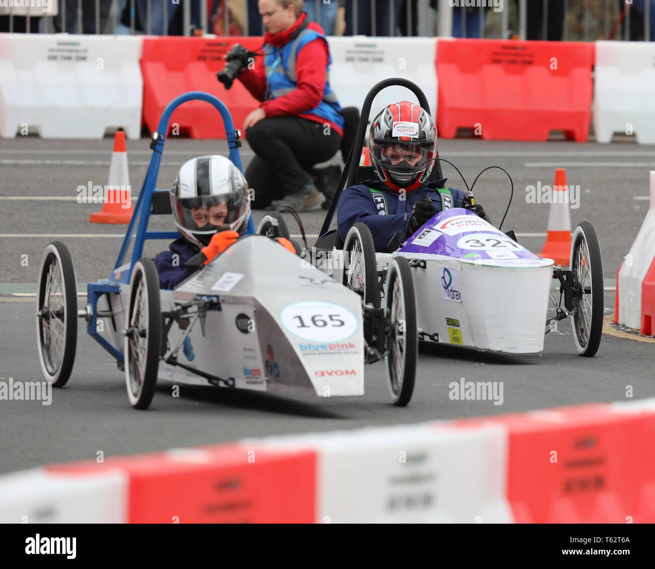 Greenpower Electric Car Racing zu Kingston upon Hull Straßen für die erste Straße Electric Car Rennen in Großbritannien am 28. April 2019 kommen Stockfoto