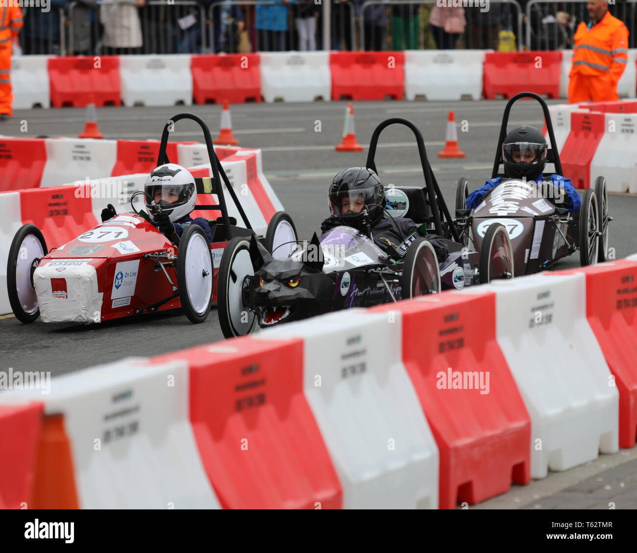 Greenpower Electric Car Racing zu Kingston upon Hull Straßen für die erste Straße Electric Car Rennen in Großbritannien am 28. April 2019 kommen Stockfoto