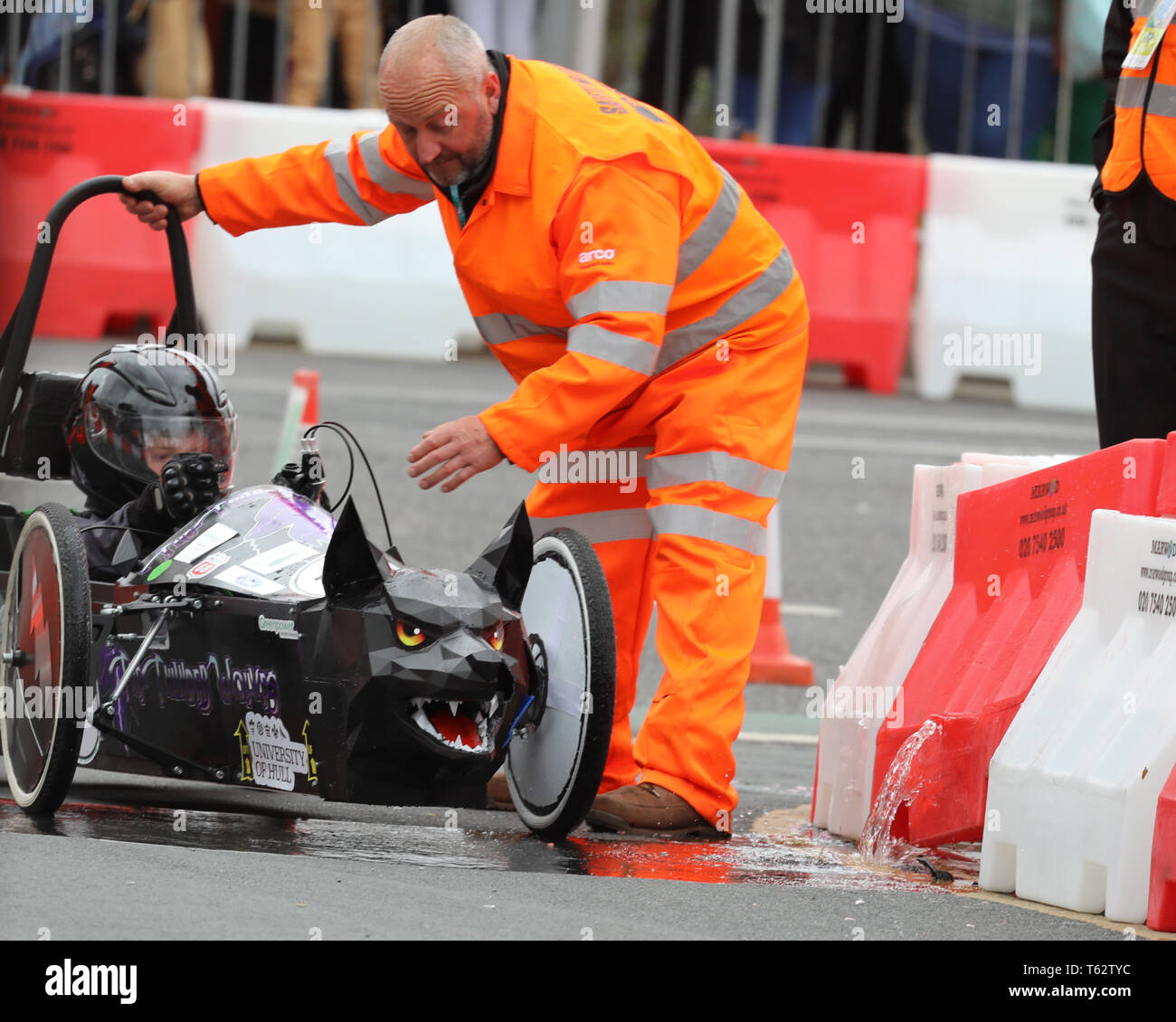 Greenpower Electric Car Racing zu Kingston upon Hull Straßen für die erste Straße Electric Car Rennen in Großbritannien am 28. April 2019 kommen Stockfoto