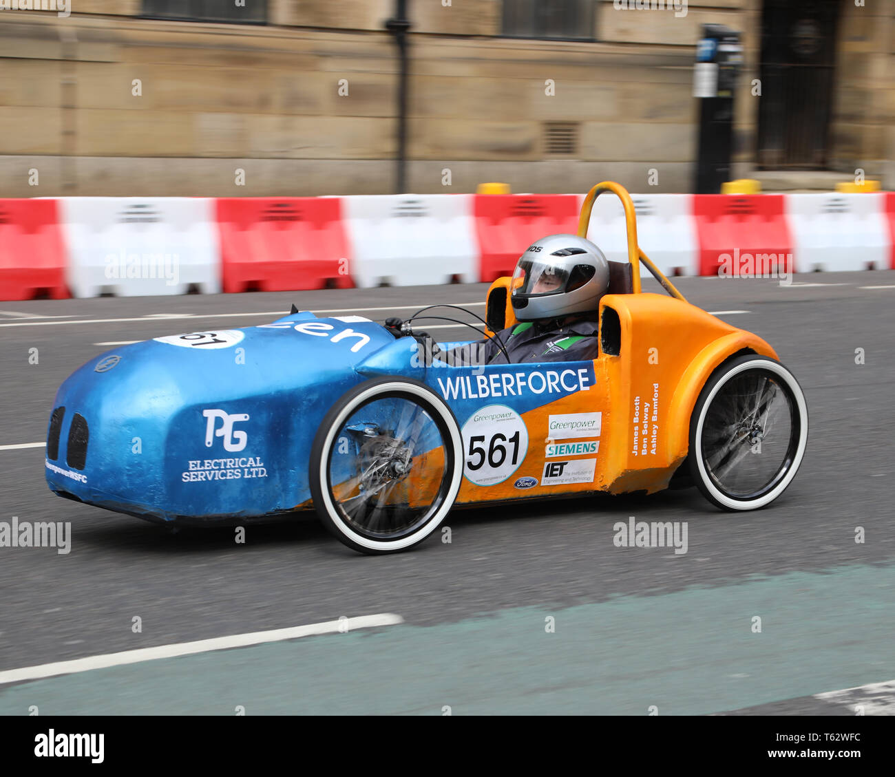 Greenpower Electric Car Racing zu Kingston upon Hull Straßen für die erste Straße Electric Car Rennen in Großbritannien am 28. April 2019 kommen Stockfoto