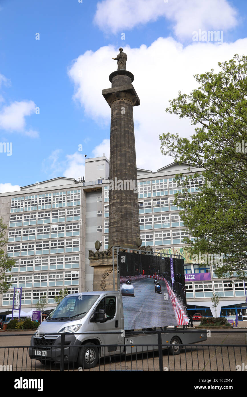 Greenpower Electric Car Racing zu Kingston upon Hull Straßen für die erste Straße Electric Car Rennen in Großbritannien am 28. April 2019 kommen Stockfoto