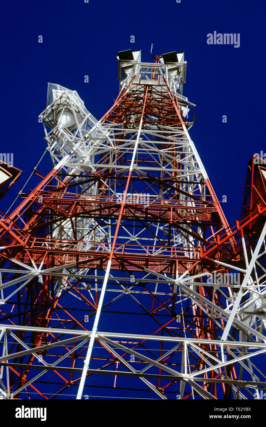 1990 s ROT UND WEISS MIKROWELLE TURM SOUTHFIELD MICHIGAN USA-kt 6444 RSS 001 HARS MASSIVE Stockfoto