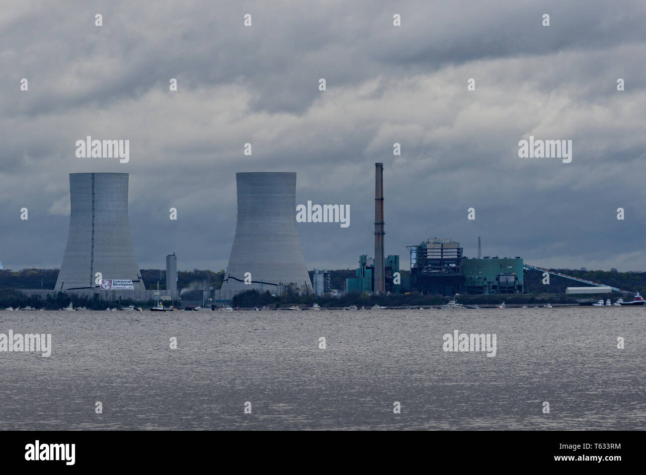 Kraftwerk implosion Stockfoto