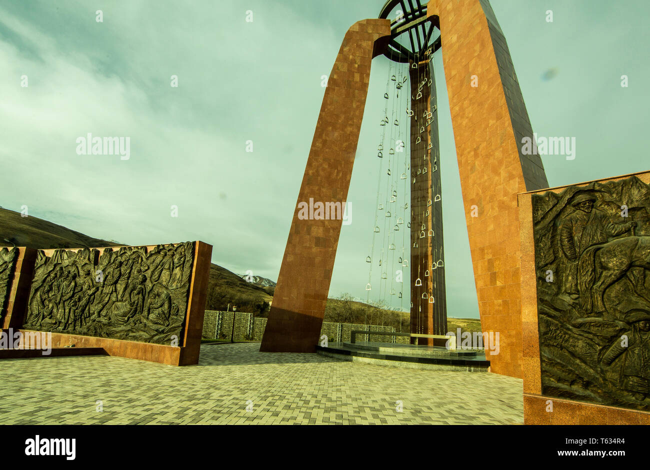 Chon-Tash, Kirgisistan, 4/2/2019 Ansturm in den Himmel ist das Denkmal für die Opfer von Stalin, zwischen ihnen, der Vater von Cingiz Ajtmatov Stockfoto