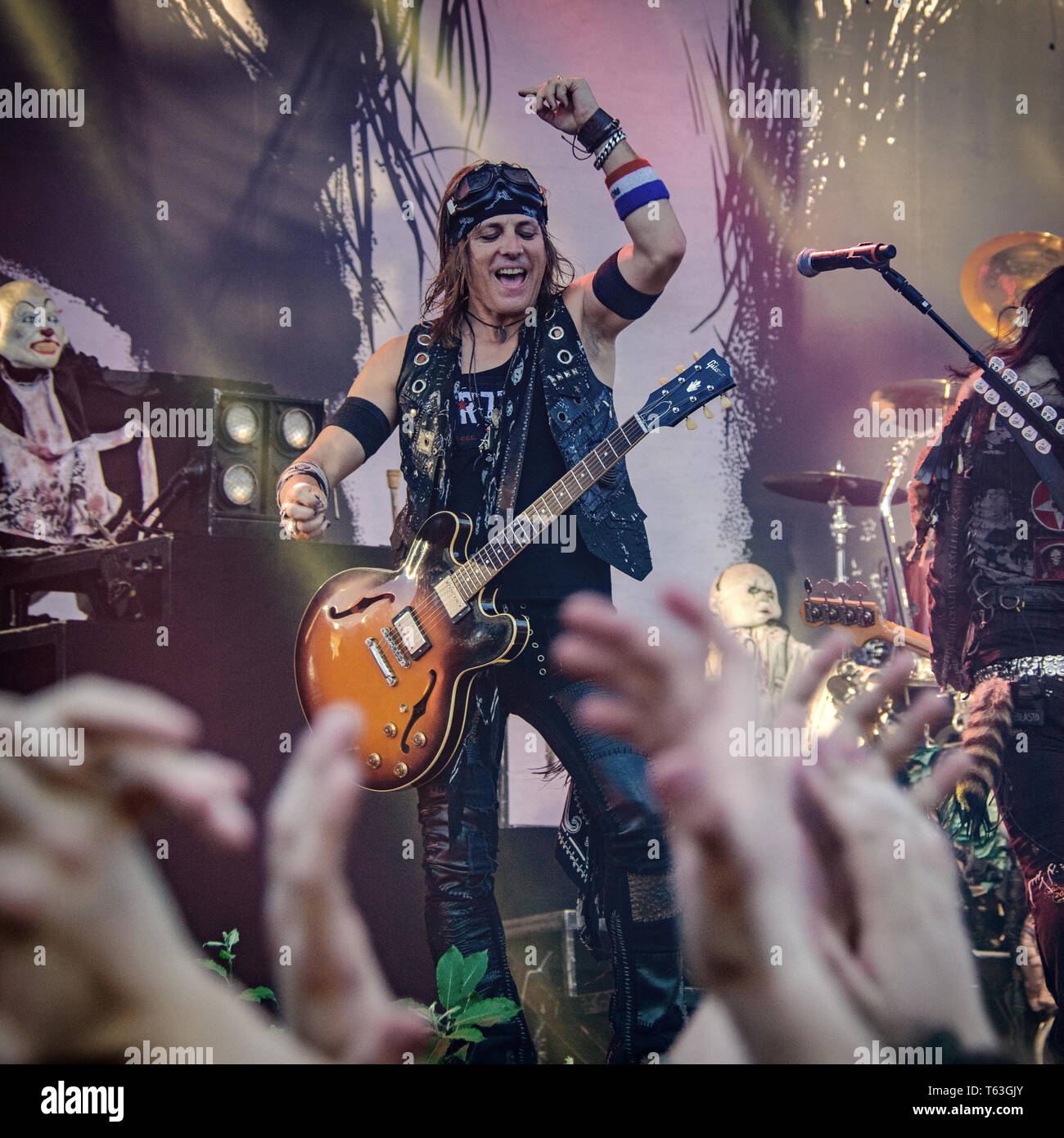 Alice Cooper mit seiner Band in Stockholm Juli 2015 Freizeitpark Gröna Lund. Stockfoto