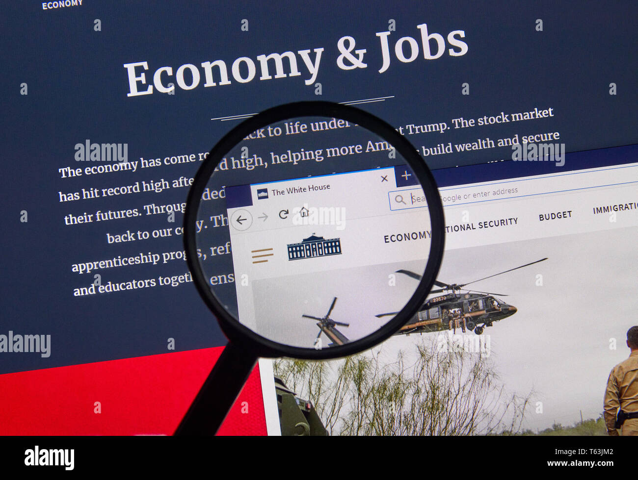 MONTREAL, KANADA - 24 April 2019: USA Weiße Haus Regierung Wirtschaft und Arbeitsplätze Startseite unter der Lupe. Whitehouse.gov ist die offizielle die U Stockfoto